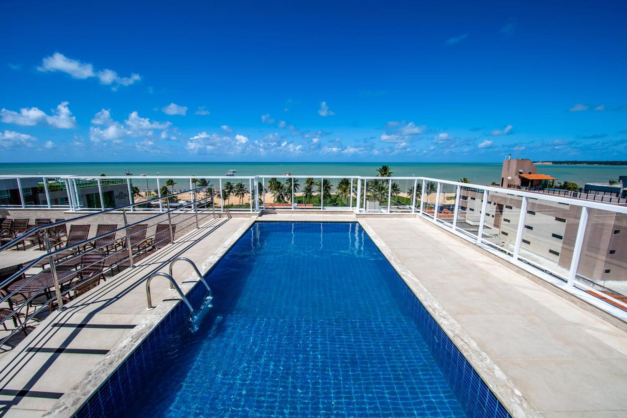 Tambau Beach Hotel — Photos 1